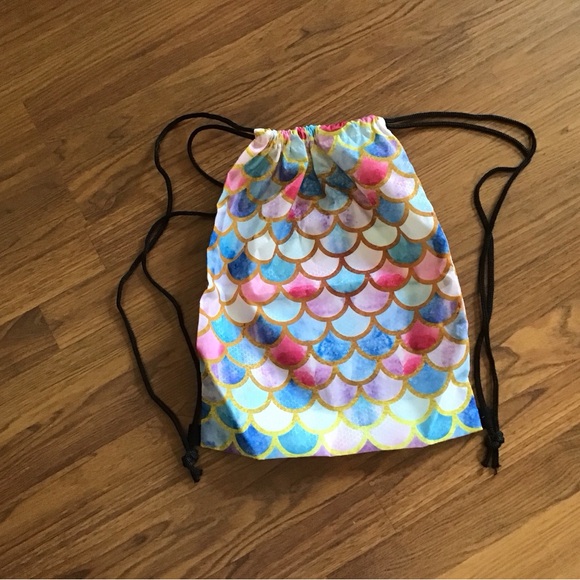 Mermaid scale drawstring backpack - Picture 4 of 6